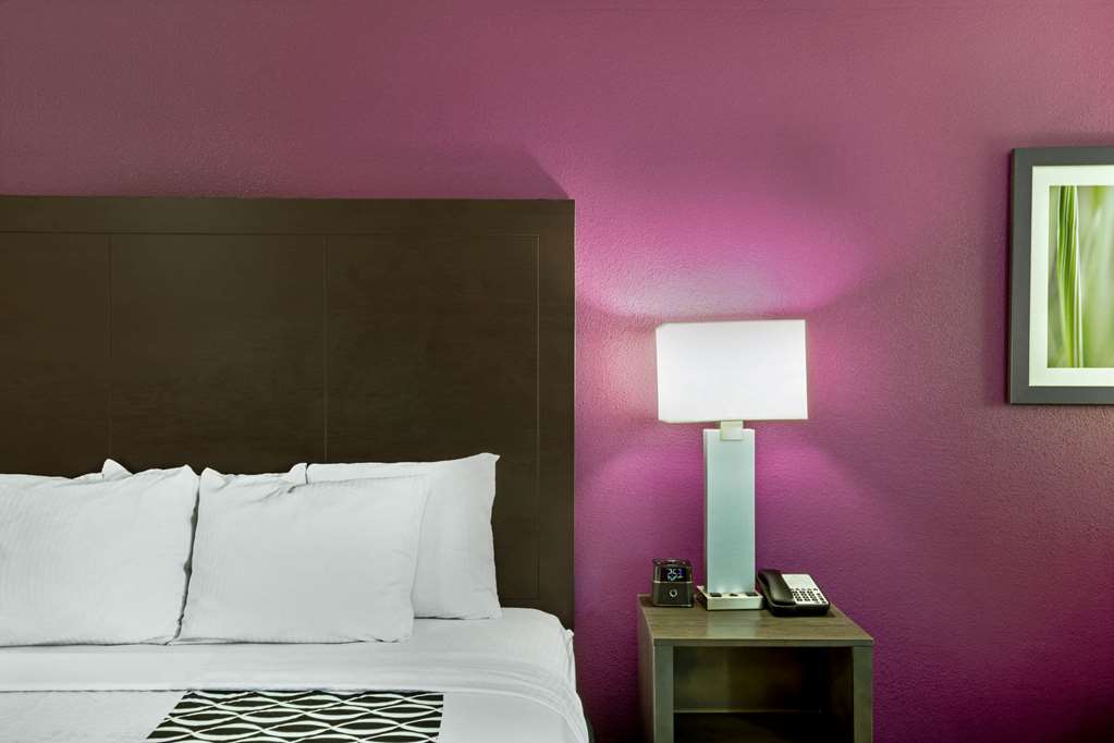 la quinta inn and suites by wyndham columbus ms