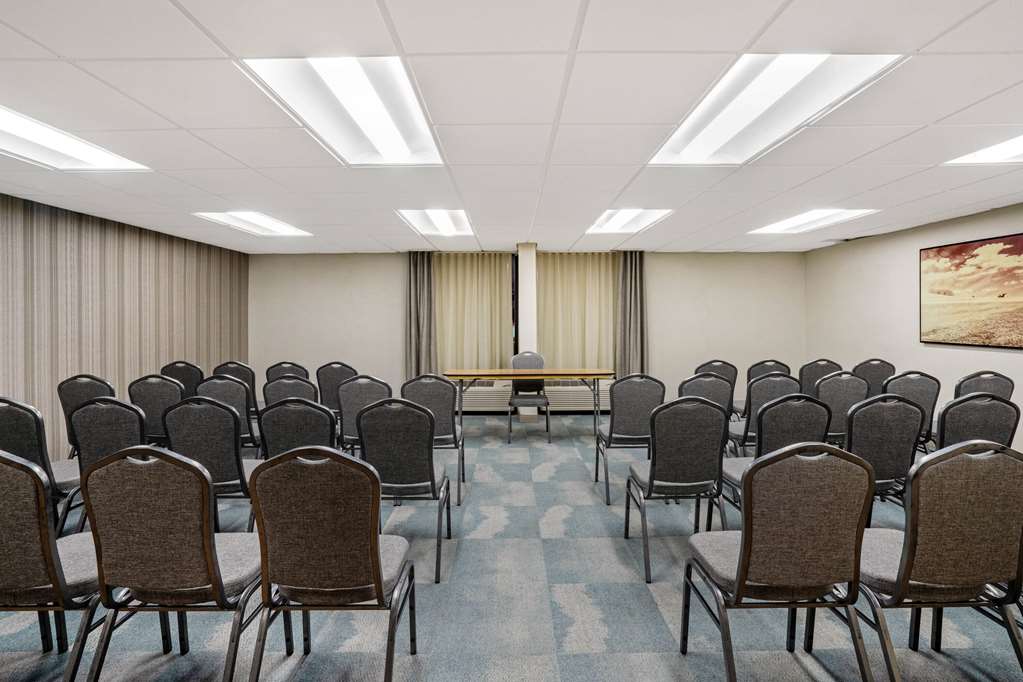 la quinta inn and suites by wyndham columbus ms