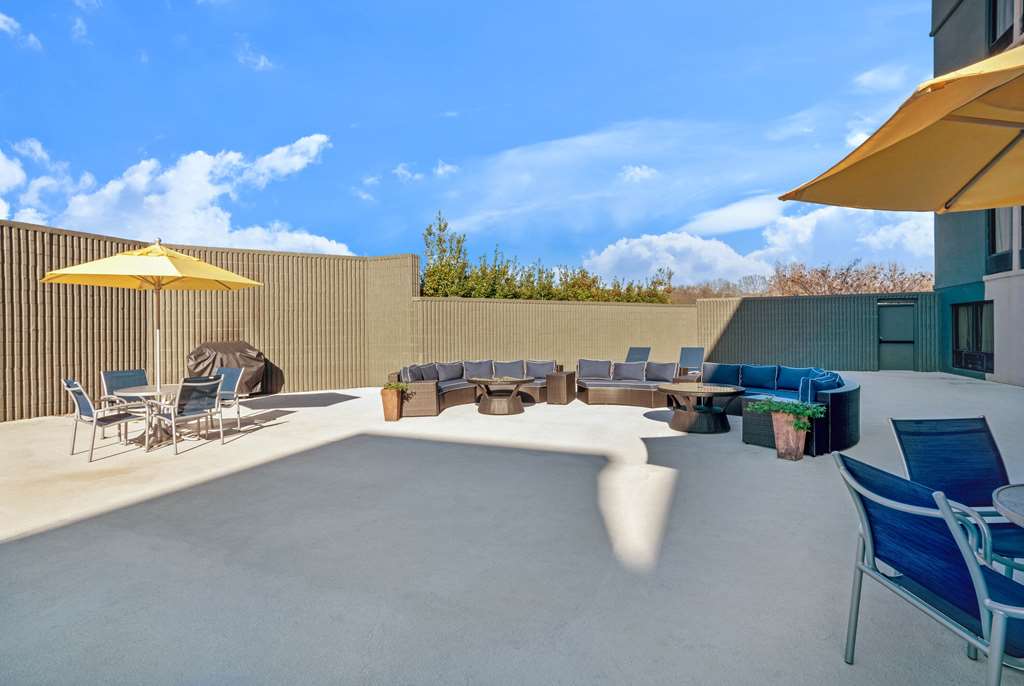la quinta inn and suites by wyndham columbus ms