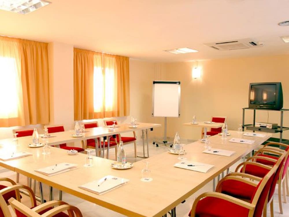 holiday inn express madrid rivas by ihg
