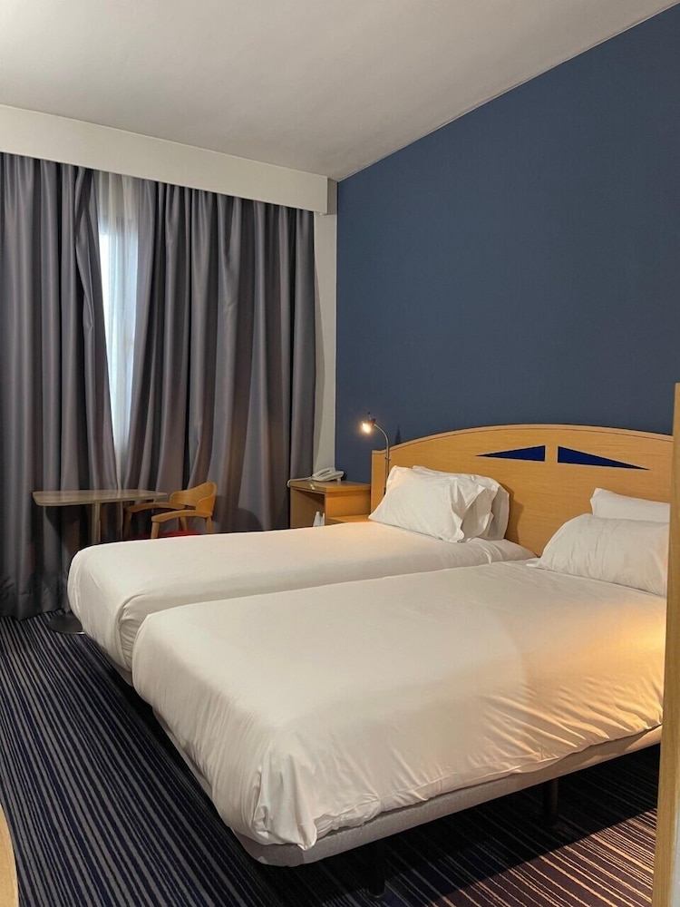 holiday inn express madrid san sebastian de los reyes by ihg
