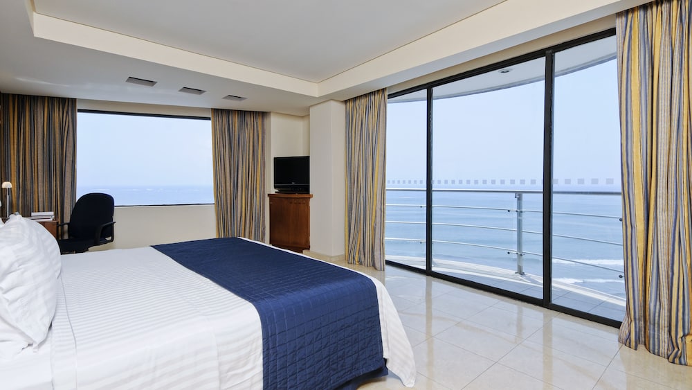 holiday inn boca del rio by ihg