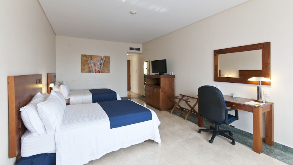 holiday inn boca del rio by ihg