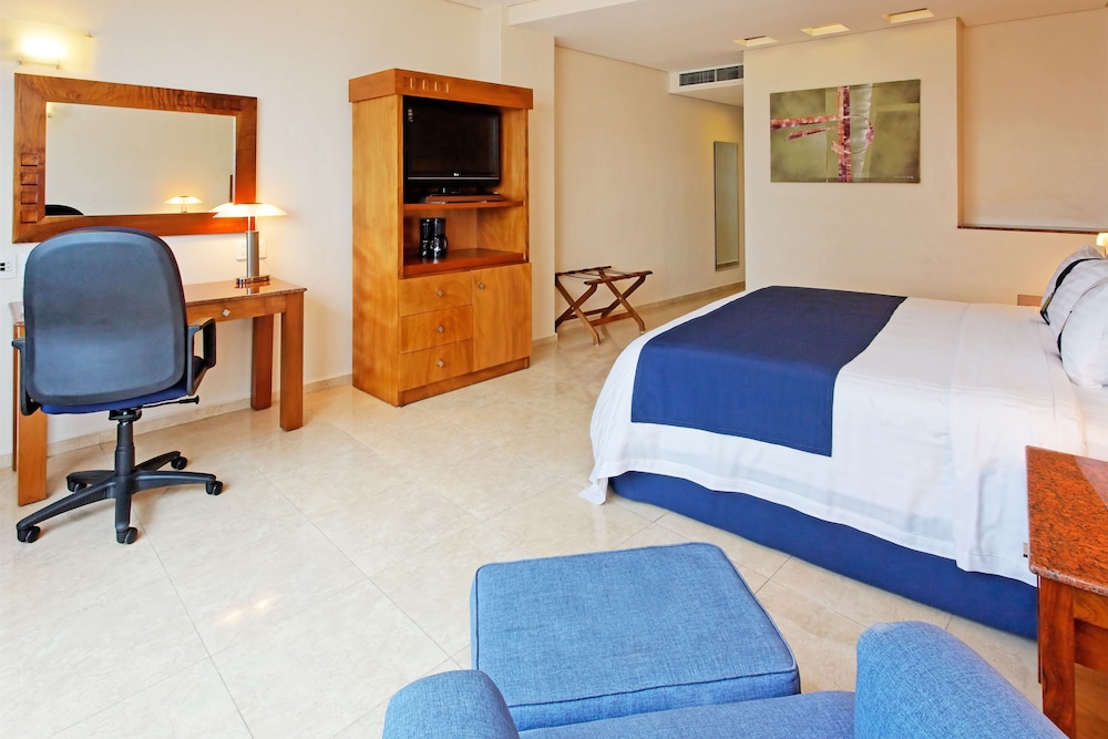 holiday inn boca del rio by ihg