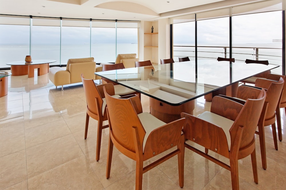 holiday inn boca del rio by ihg