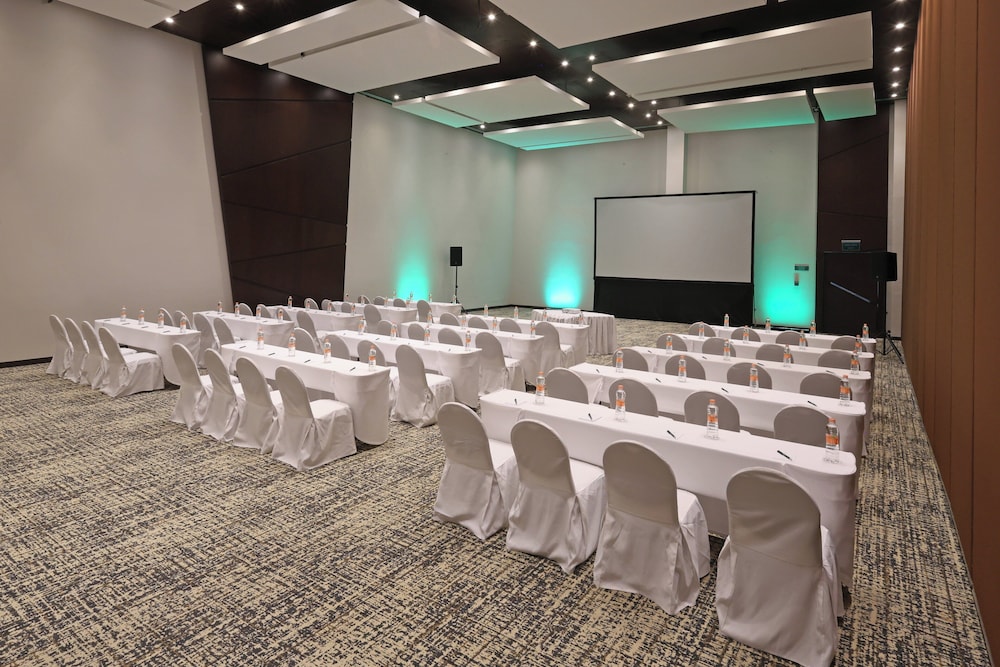 holiday inn boca del rio by ihg