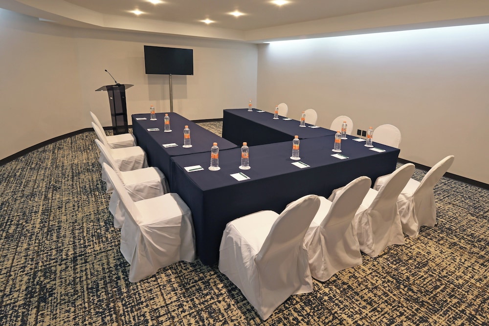 holiday inn boca del rio by ihg