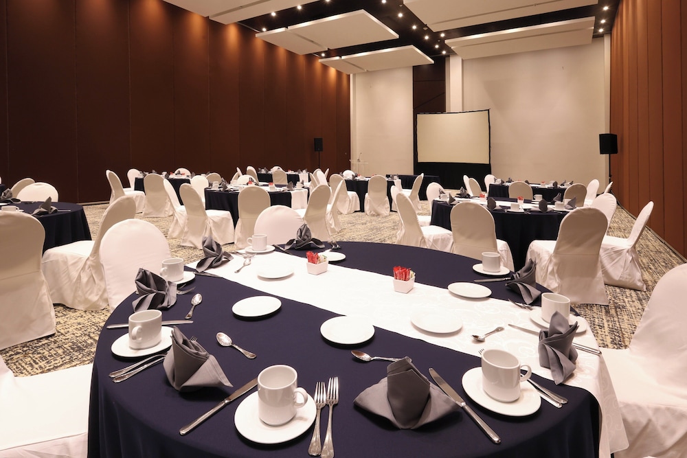 holiday inn boca del rio by ihg