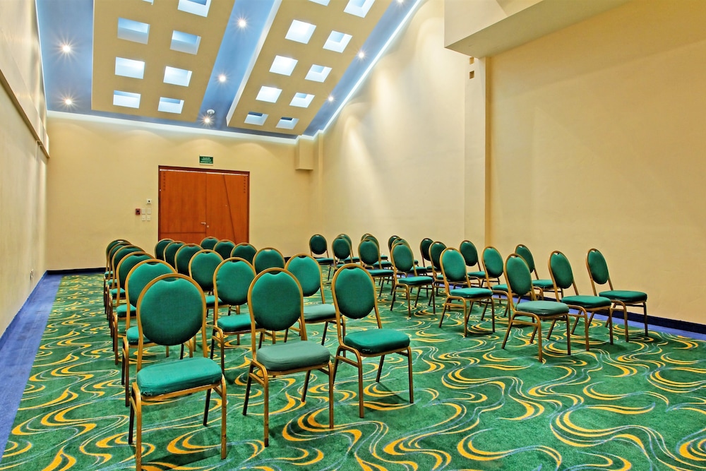 holiday inn boca del rio by ihg