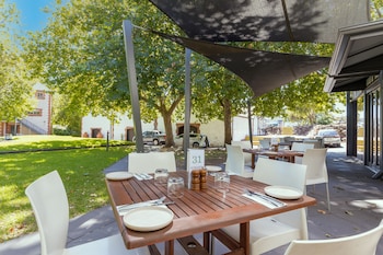 St Francis Winery,Clarendon>>Adelaide,4 star