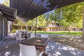 St Francis Winery,Clarendon>>Adelaide,4 star
