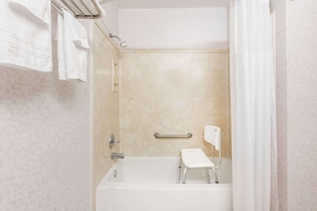 days inn by wyndham batesville