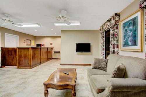 Super 8 By Wyndham Booneville,Corinth>>Booneville,2 star
