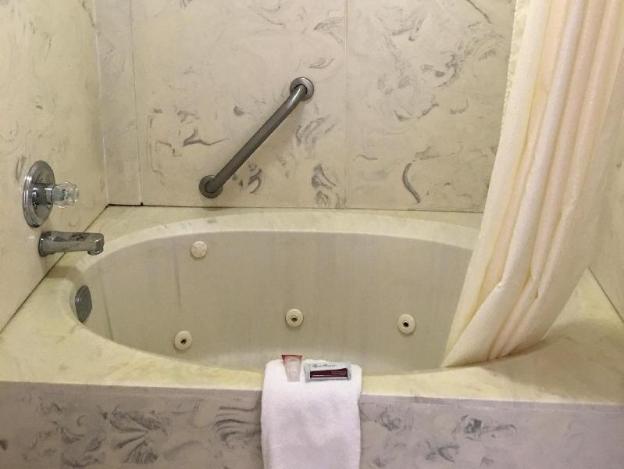 americas best value inn and suites clarksdale