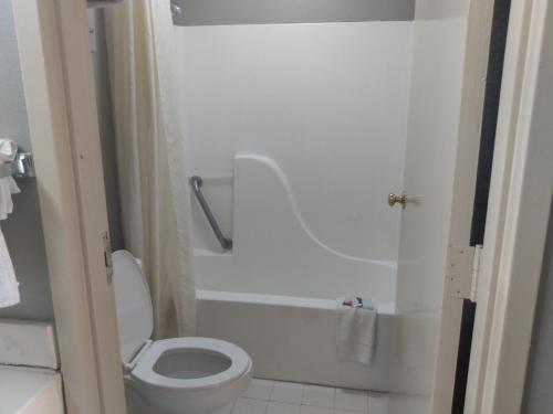 americas best value inn and suites clarksdale