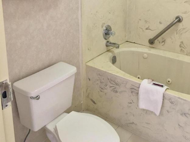 americas best value inn and suites clarksdale