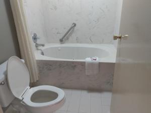 americas best value inn and suites clarksdale