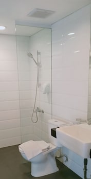 up peak hotel simpang lima semarang powered by archipelago