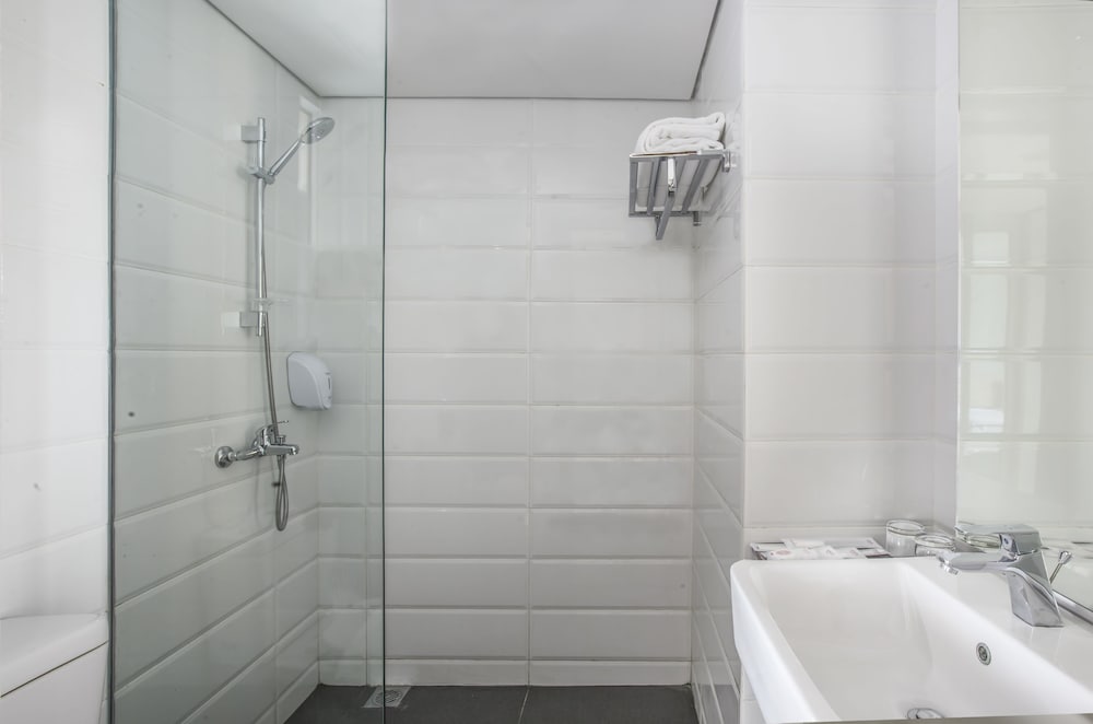 up peak hotel simpang lima semarang powered by archipelago