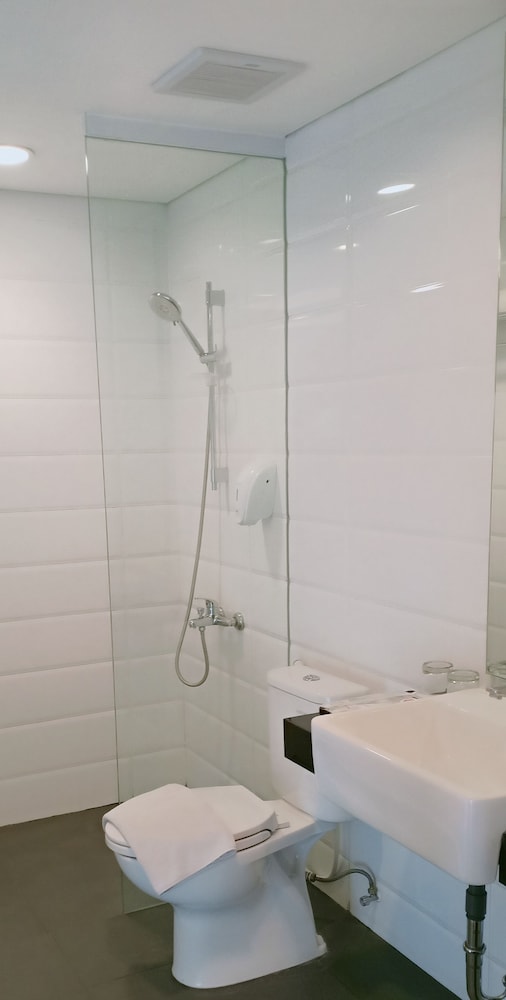 up peak hotel simpang lima semarang powered by archipelago