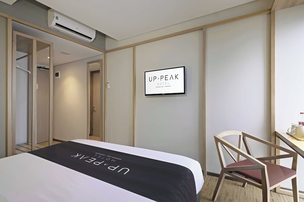 up peak hotel simpang lima semarang powered by archipelago