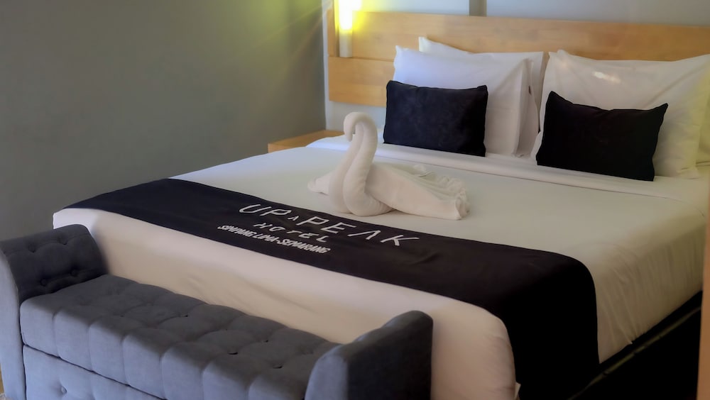 up peak hotel simpang lima semarang powered by archipelago