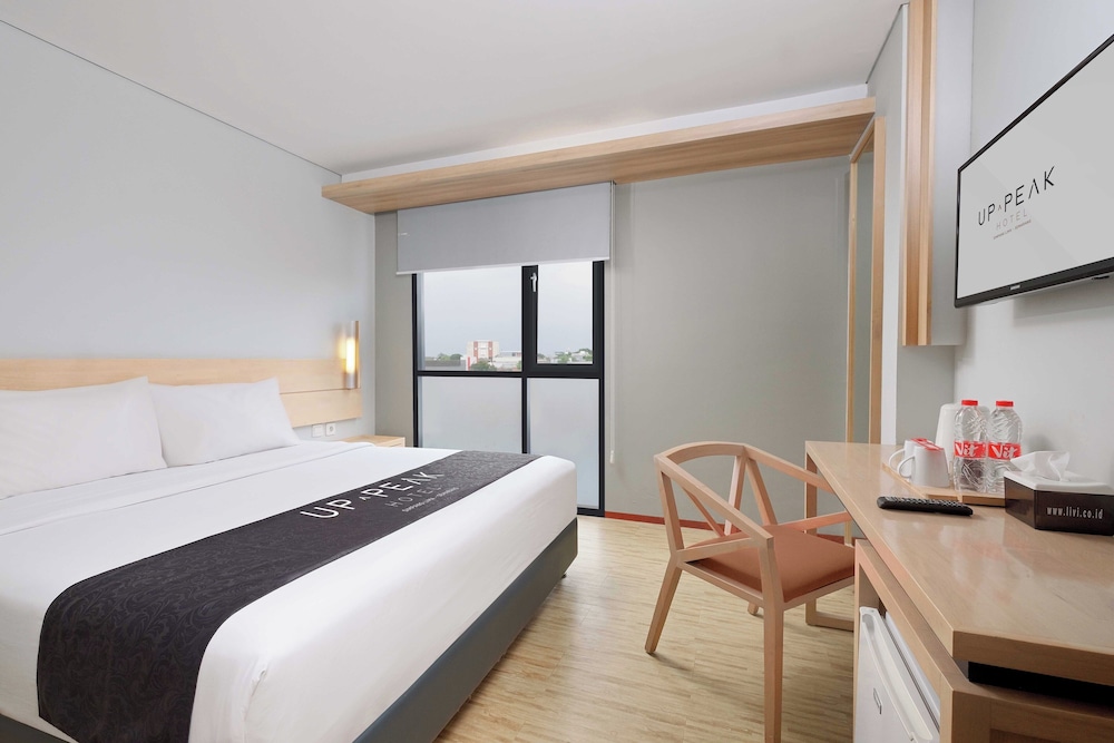 up peak hotel simpang lima semarang powered by archipelago