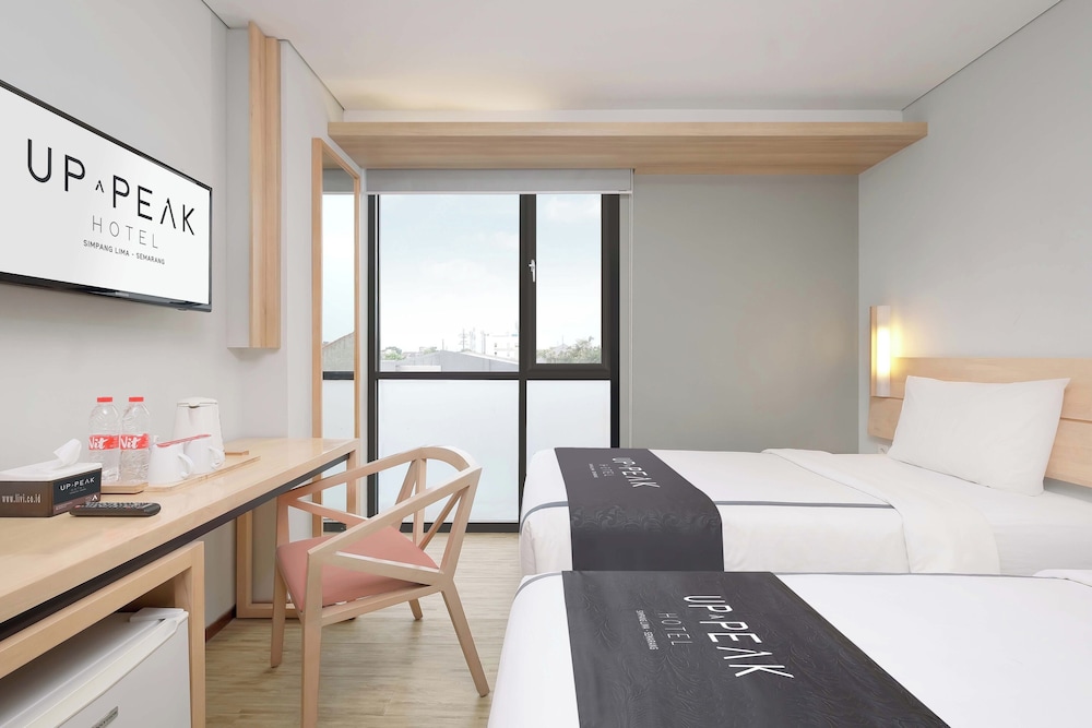 up peak hotel simpang lima semarang powered by archipelago