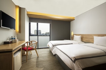 up peak hotel simpang lima semarang powered by archipelago