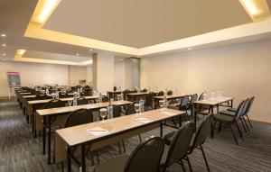 up peak hotel simpang lima semarang powered by archipelago