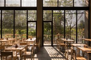 up peak hotel simpang lima semarang powered by archipelago