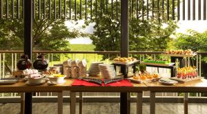 up peak hotel simpang lima semarang powered by archipelago