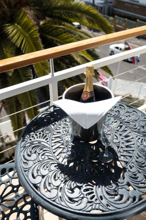 bantry bay suite hotel