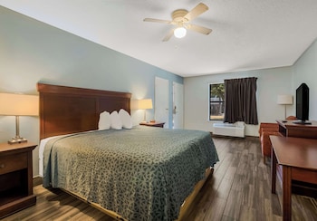 econo lodge inn and suites fulton rockport