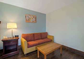 econo lodge inn and suites fulton rockport