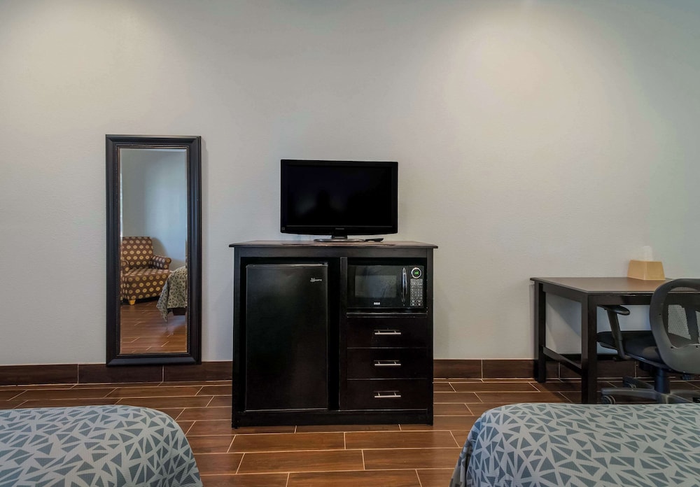 econo lodge inn and suites fulton rockport