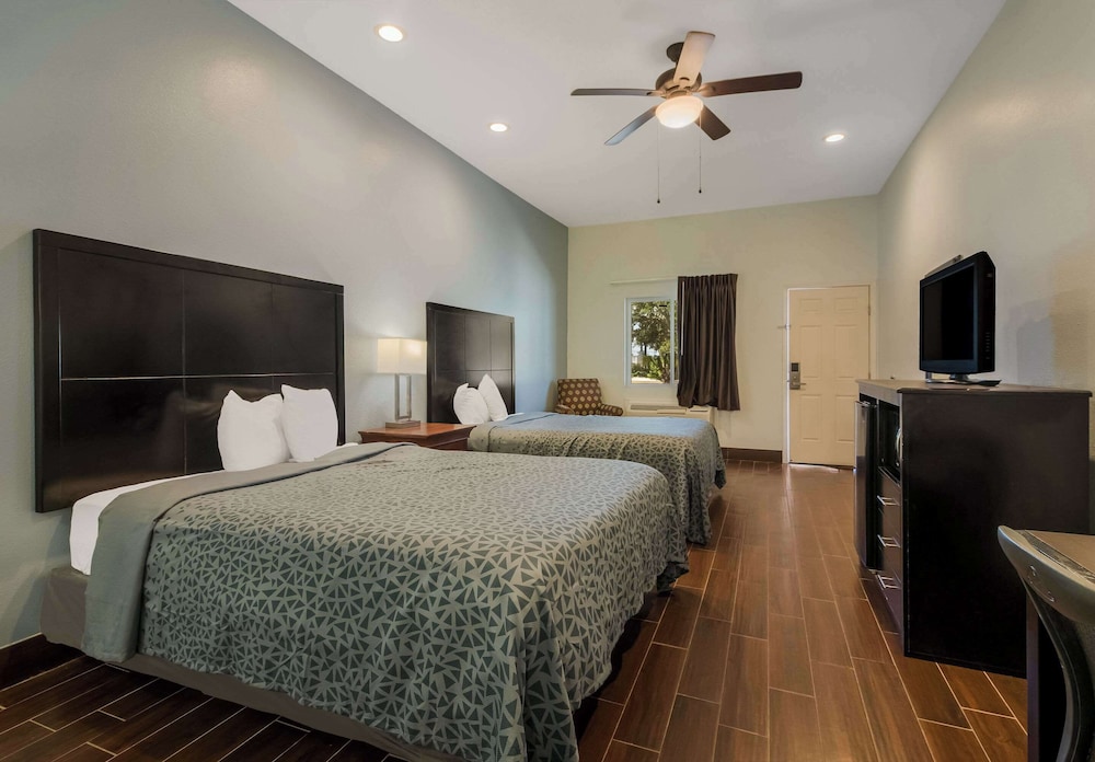 econo lodge inn and suites fulton rockport