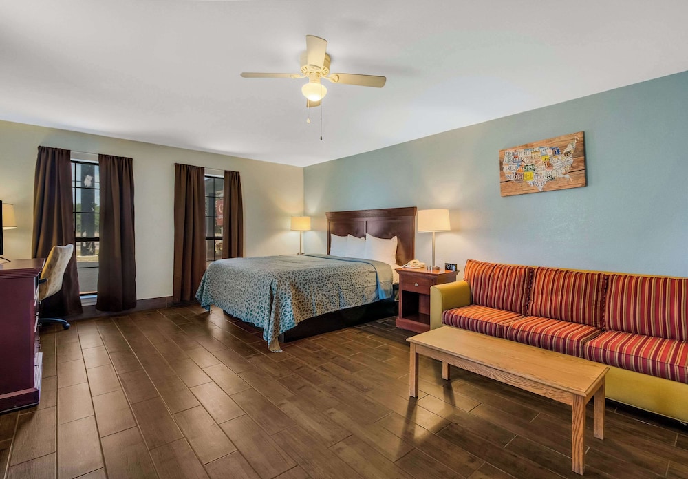 econo lodge inn and suites fulton rockport