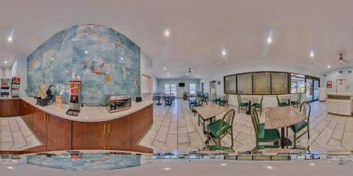 econo lodge inn and suites fulton rockport