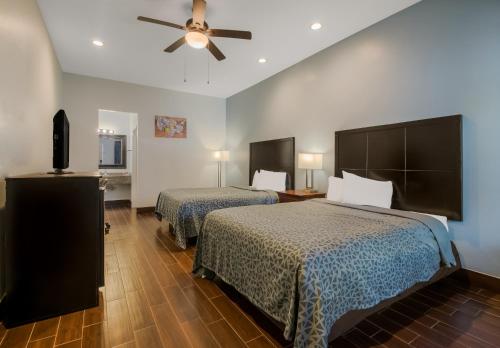econo lodge inn and suites fulton rockport
