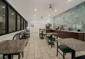 Econo Lodge Inn & Suites Fulton - Rockport,Fulton>>Corpus Christi,2 star
