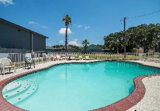 econo lodge inn and suites fulton rockport