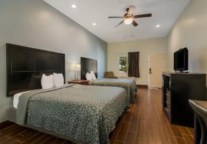 econo lodge inn and suites fulton rockport