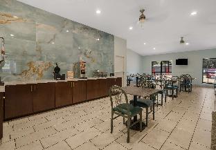 econo lodge inn and suites fulton rockport