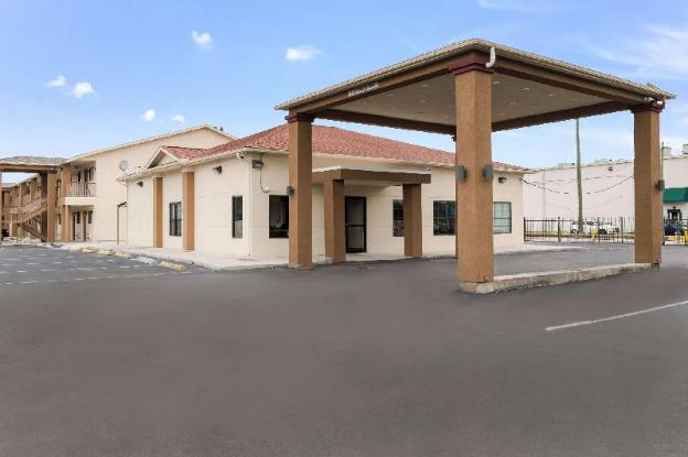 red roof inn houston spring north