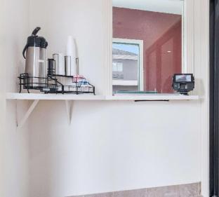 red roof inn houston spring north