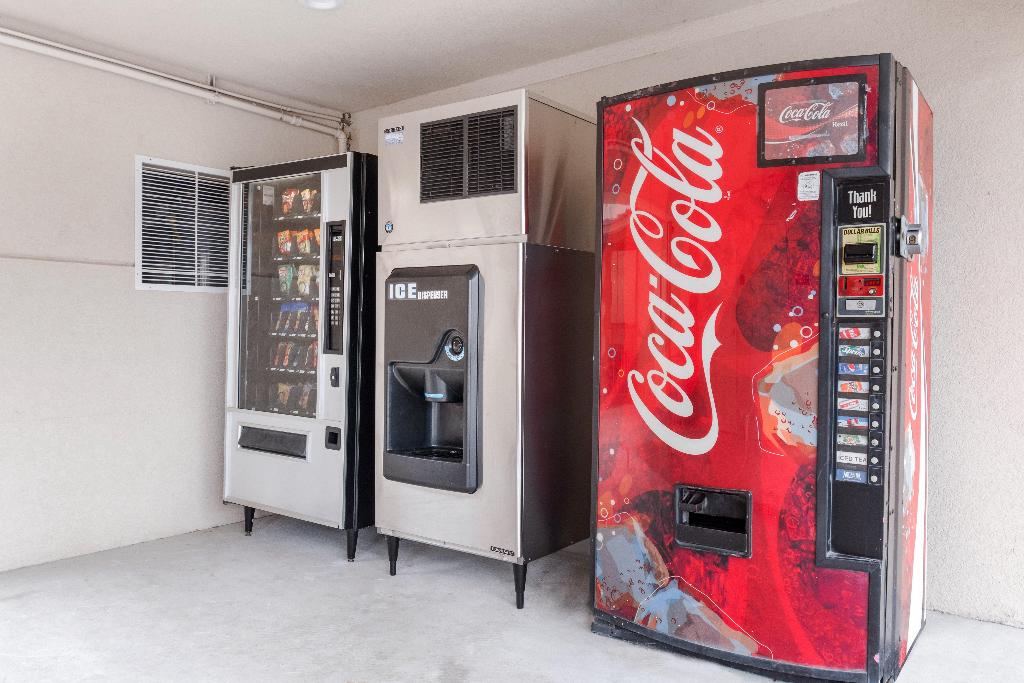 red roof inn houston spring north