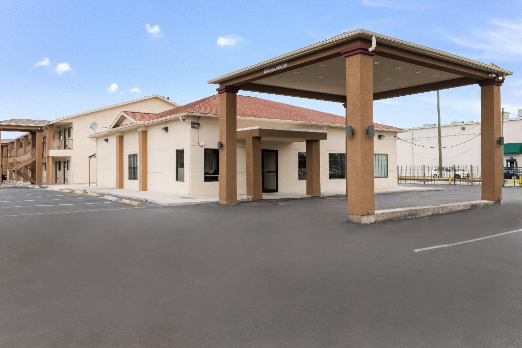 red roof inn houston spring north