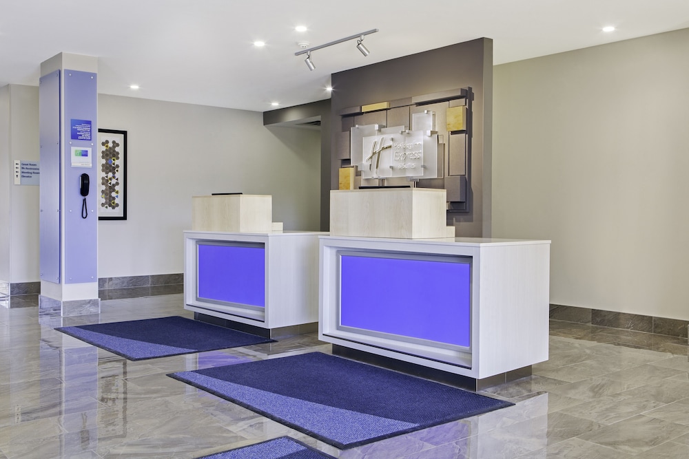 holiday inn express and suites mississauga toronto southwest by ihg