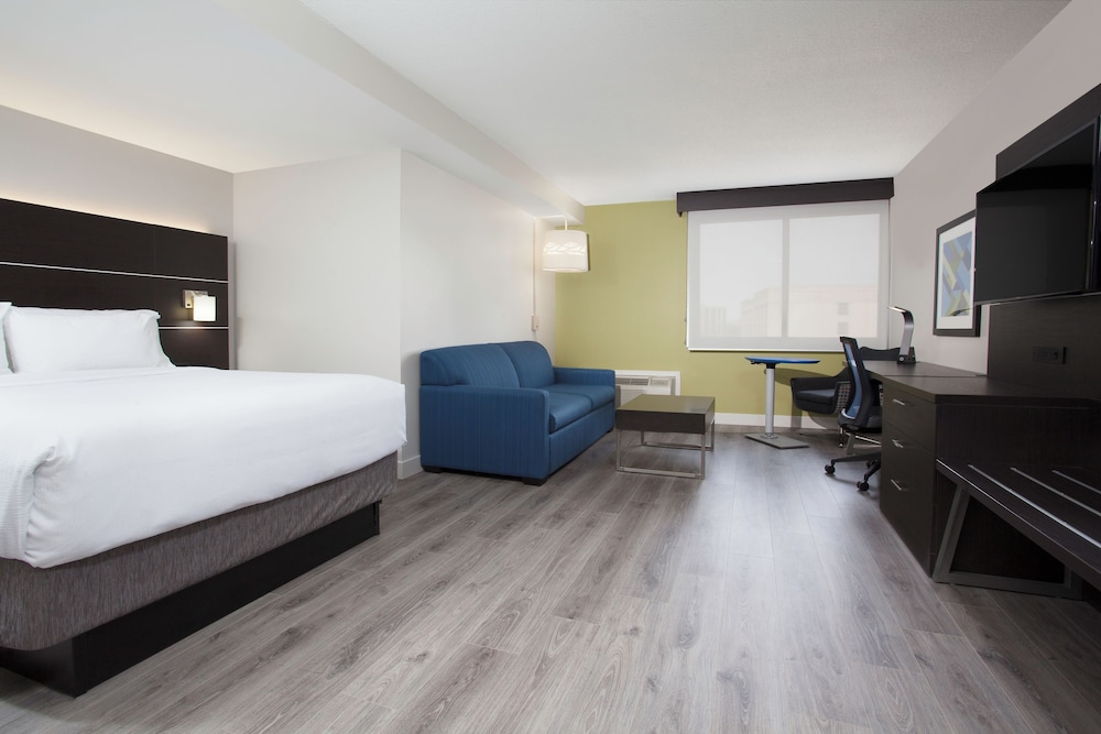 holiday inn express and suites mississauga toronto southwest by ihg